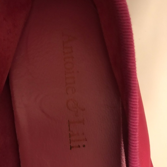 Pink leather flats. - Picture 3 of 5